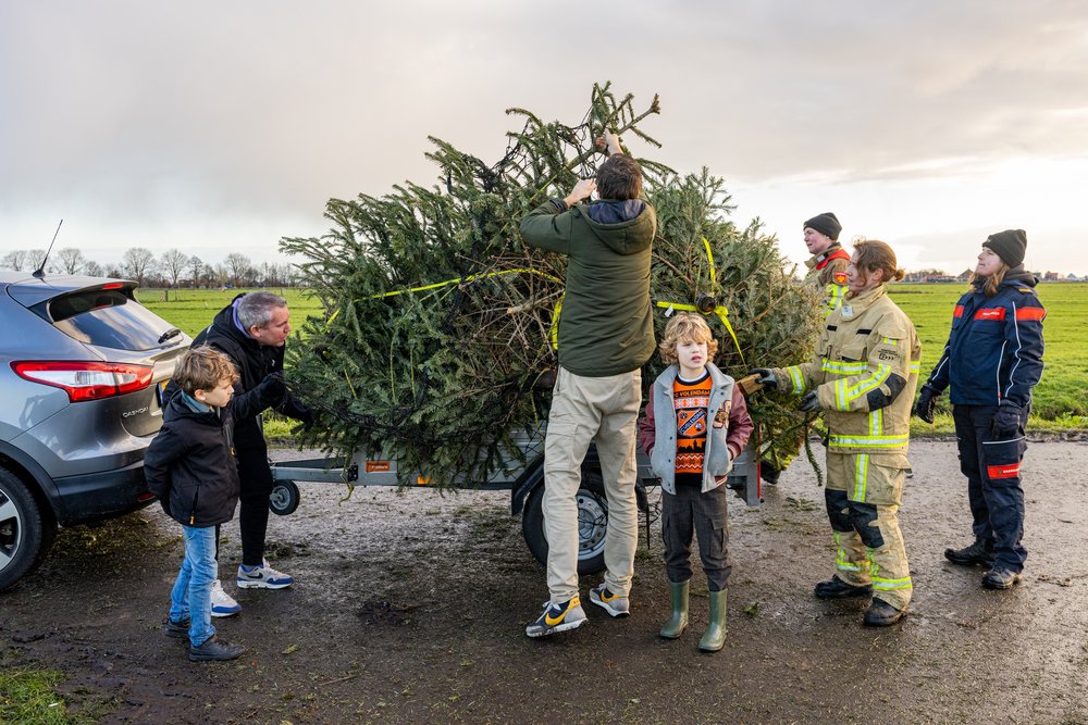 Kerstbomen verbranding Broek in Waterland-6